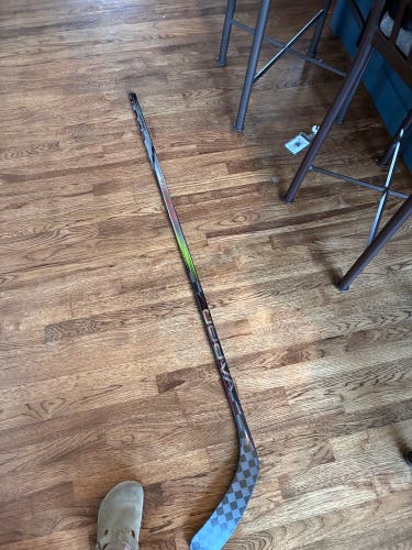 Senior Bauer Vapor Hyperlite 2 Left Hand Hockey Stick P92 77 Flex Pro Stock (New)