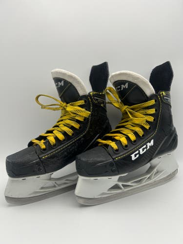 CCM Super Tacks 9350 Hockey Skates Junior Size 1 D Black/Yellow Good Condition