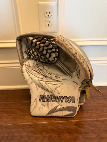 Vaughn SLR4 Pro Carbon pro return with V4 graphic (branded v10)