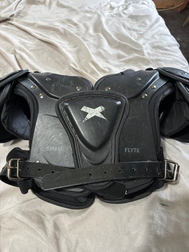 Used Xenith Flyte Football Shoulder Pads