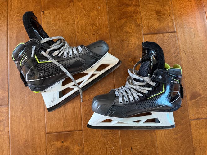 Bauer Elite Hockey Goalie Skates Size 8 Fit 3 (Used)