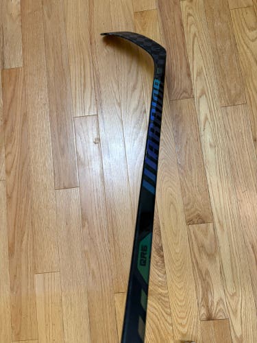 Intermediate Warrior Covert QR6 Pro Right Handed Hockey Stick W28 65 Flex (Used)