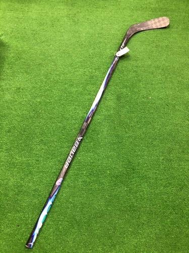 Senior Bauer Vapor Flylite Hockey Stick Right Handed P92 65 Flex (Used)