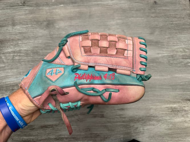 44 Pro Signature Series RH Baseball Glove 12.25" (Used please look at all pictures)
