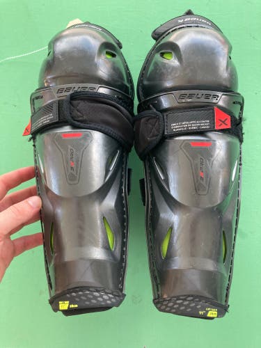 Junior Bauer Vapor 3X Pro Shin Pads 11" (Used)