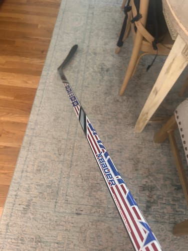 Intermediate Bauer Nexus Tracer Right Handed Hockey Stick P92 65 Flex (New)