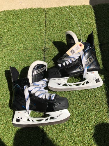 Junior CCM JetSpeed FT675 Hockey Skates Size 3.5 | CCM Regular Fit (Used)