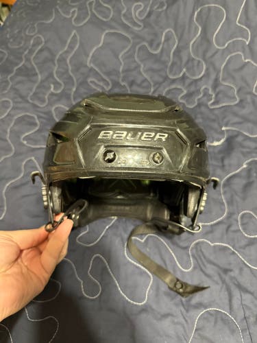 Large Bauer Hyperlite Helmet (Used)