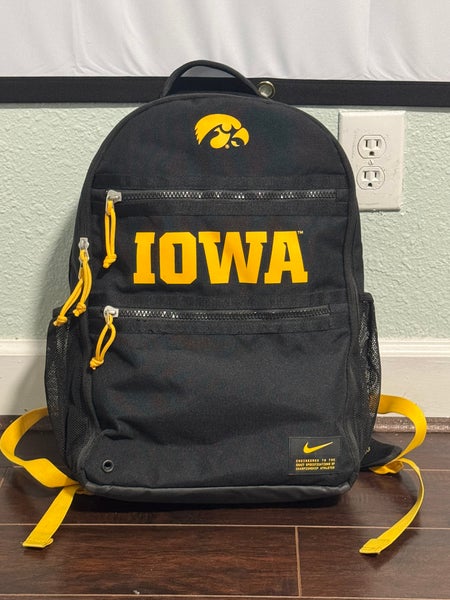 iowa hawkeyes nike backpack Wayne Cheer '24 two side sleeves with 32oz capacity Iowa Sideline Men's Nike Dri-FIT