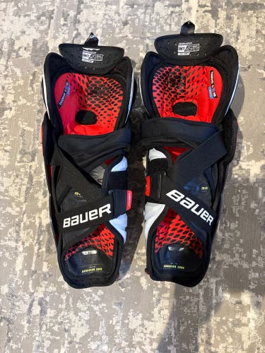 Intermediate Bauer Vapor Hyperlite 14" Shin Pads (Used)