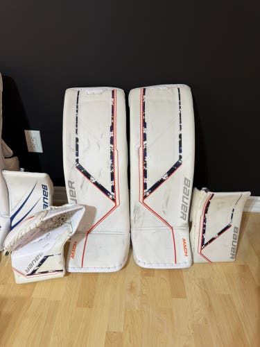 35" Bauer Hyperlite Full Right Goalie Full Set (Used)
