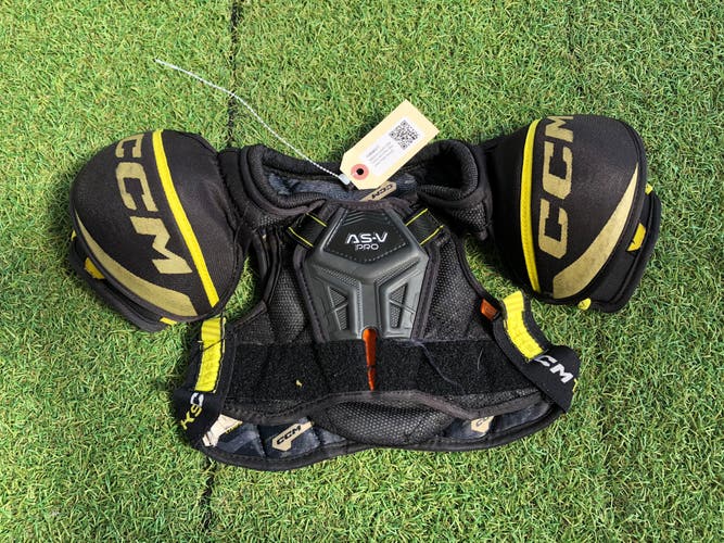Youth Medium CCM Tacks AS-V Pro Shoulder Pads (Used)