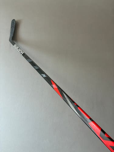 Used 87 Flex P92M Senior Bauer Vapor Team Right Hand Pro Stock Hockey Stick