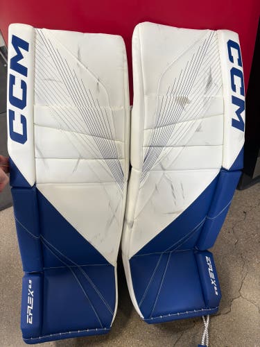 33+1" Senior CCM EFlex 6.9 Goalie Leg Pads (Used)
