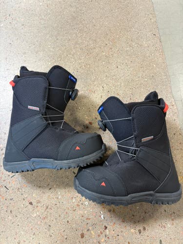 Kid's Burton Zipline Boa Snowboard Boots | Size 7K (Used)