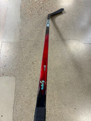 Senior CCM JetSpeed FT8 Pro Hockey Stick Right Handed P29 95 Flex (Used)