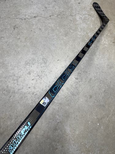 Auston Matthews 90 Flex P29 Senior CCM Vizion 2 Left Hand Hockey Stick Pro Stock.