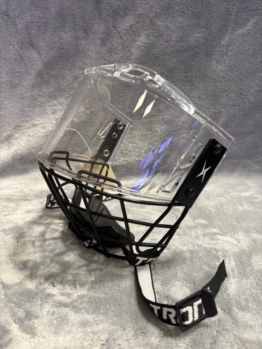 Medium Senior TronX S920 Hybrid Cage (Used)