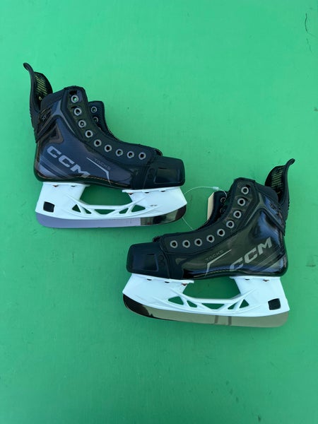 Junior CCM Tacks XF Pro Hockey Skates Regular Width Size 3.5