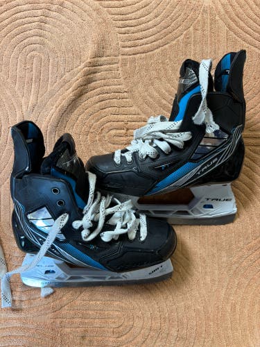 Intermediate True TF7 Hockey Skates Regular Width Size 5.5 (Used)