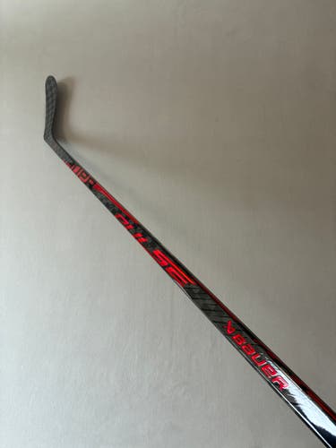 New 65 Flex P28 Intermediate Bauer Pulse Right Hand Pro Stock Hockey Stick - Red