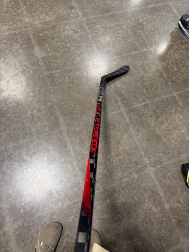 Junior CCM JetSpeed FT7 Pro Hockey Stick Right Handed P28 50 Flex (Used)