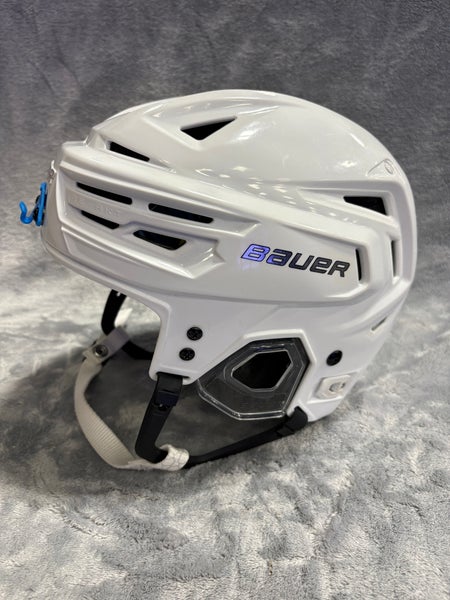 White Medium Bauer Re-Akt 150 Helmet (Used)