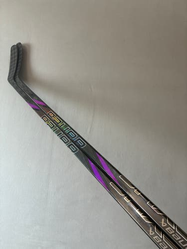 *2 Pack* of Used 65 Flex P88M Intermediate Bauer Nexus Tracer Right Hand Hockey Sticks - Purple