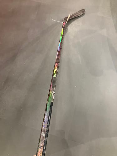 Junior Bauer Proto-R Hockey Stick Right Handed P28 40 Flex (Used)