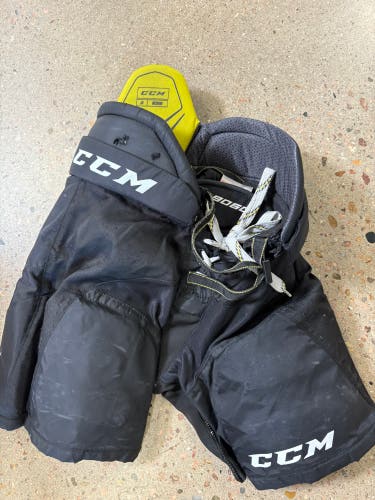 Black Junior Medium CCM Tacks 9060 Hockey Pants (Used)
