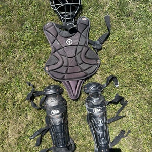 Black/White Catcher's Set (Used)