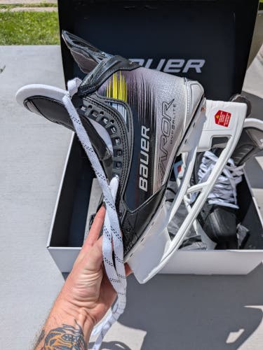 NIB: Black/Gray 2024 Bauer Vapor Hyperlite 2 Hockey Skates Pro Stock (Torey Krug - Brand New, MiC)
