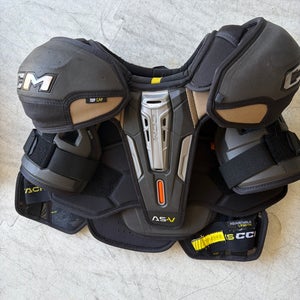 Men's Medium Senior CCM Tacks AS-V Shoulder Pads (Used)