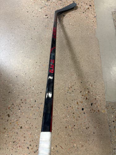 Intermediate Swift ZT Pro Hockey Stick Right Handed P92 65 Flex (Used)
