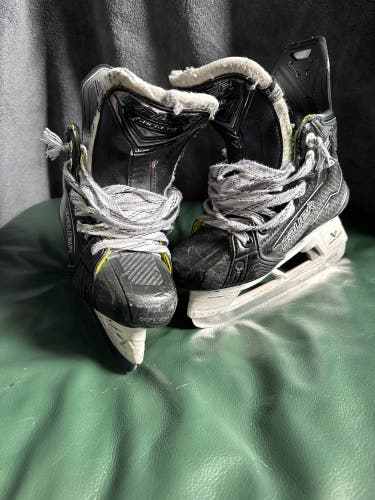 Black 2024 Bauer Supreme M50 Pro Hockey Skates Extra Wide Width Size 1.5 (Used)