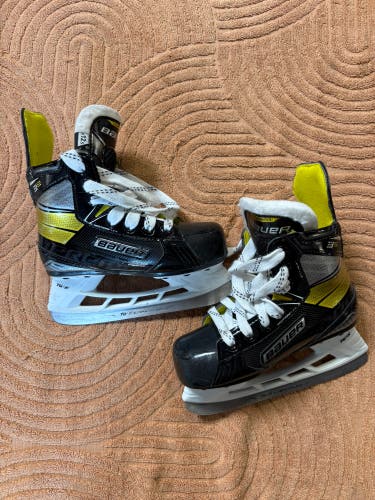 Youth Bauer Supreme 3S Hockey Skates Regular Width 12.5 (Used)