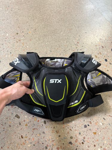 Medium Youth STX Stallion 200+ Shoulder Pads (Used)