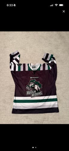 Black Medium Men's Adidas Jersey (New)