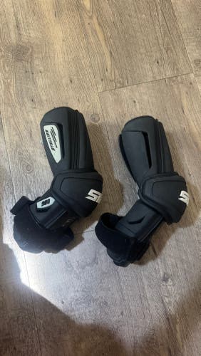 Large Adult STX Stallion 900 Arm Pads (New)