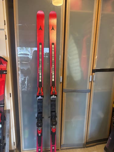 Women's 2025 Atomic Redster FIS SG 207 cm Racing Skis With Bindings Max Din 16 (Used)