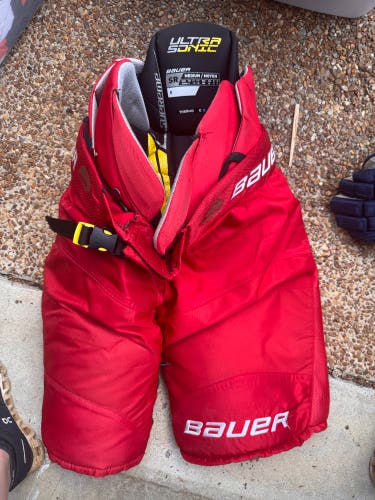 Senior Medium Bauer Supreme Ultrasonic Hockey Pants (Used)