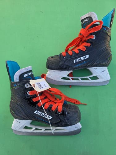 Youth Bauer XLP Hockey Skates 13