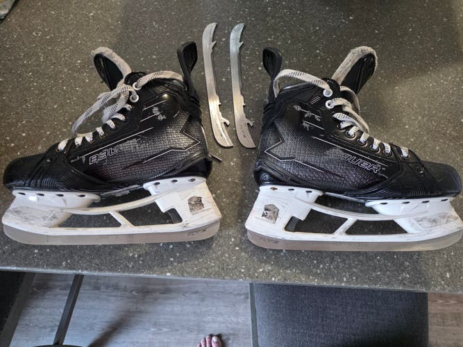 Black/Gray 2025 Bauer Supreme M50 Pro Hockey Skates Size 6 (Used)