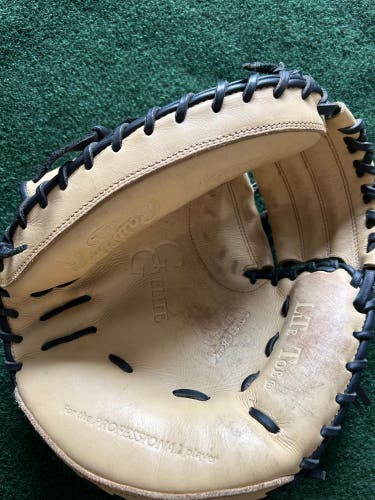 Rawlings Gold Glove Elite 33" Catcher's Mitt | GGE33CBCM | Camel/Black | RHT | Lightly Used