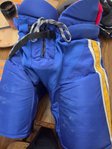Men's Senior Large Bauer Hockey Pants Pro Stock (Used)