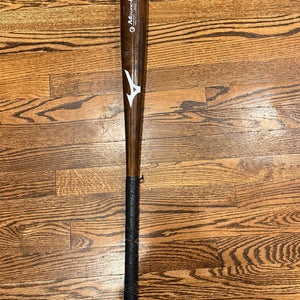 2019 Mizuno MZM110 Maple Bat 28 oz 31" (Used)