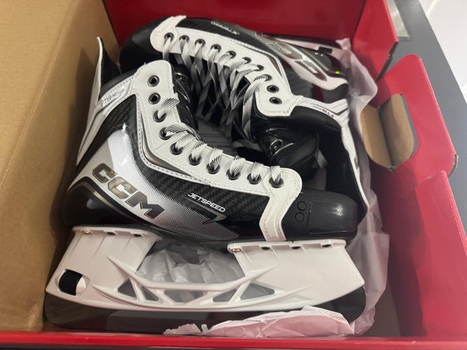 White 2026 CCM JetSpeed FT8 Pro Hockey Skates Regular Width Pro Stock 7.5 (New)