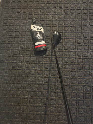 2019 Titleist TS2 Right Handed Hybrid Regular Flex (Used)