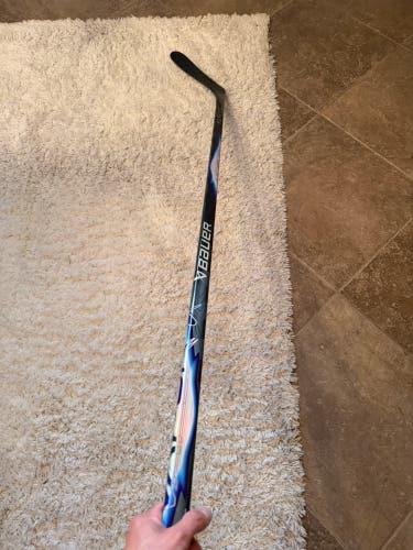 New* Senior Bauer Vapor Flylite (P92 77 flex) Left Hand Hockey Stick (Stock Color)