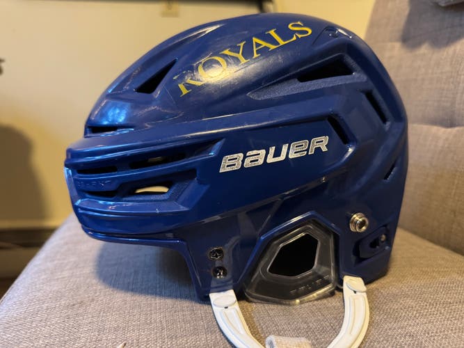 Medium Bauer Re-Akt 150 Helmet (Used)